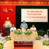 8月9日下午，越南政府总理阮春福与广义省骨干领导举行工作会议，越共中央书记处书记、最高人民法院院长、广义省国会代表张和平与会。
