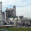 榕桔经济区中设有全国第一炼油厂——榕桔炼油厂。