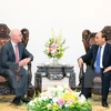 阮春福总理会见国际货币基金组织驻越首席代表乔纳森•邓恩