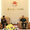 闭春长上将与老挝老战士协会副主席Khamphang Koongchanseng