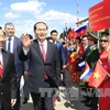 旅俄越南人社群来到机场迎接陈大光主席一行。