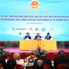 阮春福总理在“九龙江三角洲可持续发展模式转换方向,有效适应气候变化”会议上。