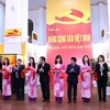  “越南共产党——从大会走向大会”资料图片展开幕式（图片来源：越南农业报）