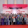 越南国会主席阮生雄会见越南国会女代表