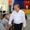 越南政府副总理张和平接触隆安省选民