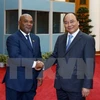 越南政府总理阮春福会见了莫桑比克交通和通讯部长卡洛斯·梅斯基塔
