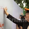 越南国家副主席邓氏玉盛出席“创建无烟家庭”运动仪式