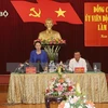 阮氏金银女士与南定省省委领导进行座谈并发表讲话