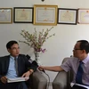 裴忠上接受越通社驻印度记者的采访