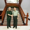 阮志咏上将（左）会见戚建国上将