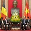 陈大光主席会见瓦隆-布鲁塞尔大区首席大臣鲁迪·德莫特