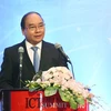 越南政府总理阮春福在论坛上发表讲话