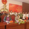 越南嘉莱省代表与老挝占巴塞省代表签署2016-2020年发展合作备忘录