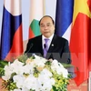越南政府总理阮春福在开幕式上致辞