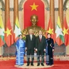 陈大光主席与缅甸总统吴廷觉和其夫人合影（图片来源：越通社）