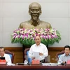 越南政府总理阮春福主持召开政府 6 月份例行会议。