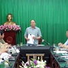 越南政府总理阮春福与南定省领导人举行会议（图片来源：越通社）