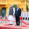 阮春福总理举行隆重仪式 欢迎莫迪总理访越。