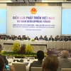 阮春福总理：越南将努力改善投资生产环境和提高竞争力