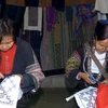 老街省将传统土锦纺织刺绣产业与旅游相结合