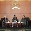 越共中央总书记阮富仲会见印尼人民协商会议副议长马英达安和希达悦。