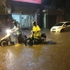 越南首都河内遭遇强降雨 市内积水严重 （组图）