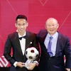 组图：越南国家队球员杜雄勇荣获越南金球奖