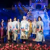 组图：各国大使参加越南传统奥戴秀