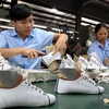  图表新闻：越南鞋业力争到2030年出口金额达380-390亿美元
