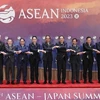 第43届东盟峰会：越南政府总理范明政出席东盟与中、韩、日领导人系列会议