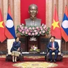 阮春福主席会见老挝国家副主席巴妮•雅陶都