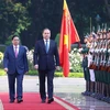 越南政府总理与白俄罗斯总理举行会谈