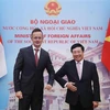 越南与匈牙利两国外长举行会谈