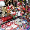 圣诞物品市场热闹 越来越多越南人爱过圣诞节