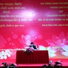 老挝总理​与老越资企业对话（图片来源：越南之声）