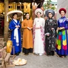 越南奥黛服装​秀（图片来源：http://dulich.tuoitre.vn/）​