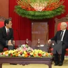 阮富仲总书记会见日本新任驻越南大使梅田邦夫。（图片来源：越通社）