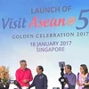 新加坡总理李显龙和东盟秘书长黎良明以及东盟各国旅游业主管官员启动新旅游活动。