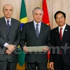 越南驻巴西大使杜伯科​1月19日向巴西总统米歇尔·特梅尔递交陈大光主席的国书。