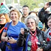 众多外国游客赴广宁省旅游。