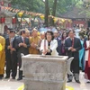 越南国家副主席邓氏玉盛出席2017年昆山—劫泊春节庙会开庙仪式。