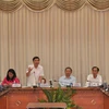 胡志明市人民委员会主席阮成锋要求各行业部门尽力​提高公共管理效益指数（图片来源：因特网）