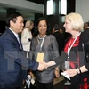 王廷惠副总理会见亚洲地区各一流跨国企业总裁和首席执行官。