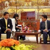 河内市人民委员会主席阮德忠3月2日在河内会见越日关系特别大使杉良太郎。