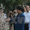 越南国会主席阮氏金银参观日本樱花展