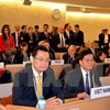 外交部副部长何金玉（右图）和越南代表团出席在日内瓦举行的联合国人权理事会第31届常会。