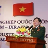 国防部部长吴春历大将在论坛上发表讲话（图片来源：越通社）