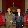 附图：越共中央总书记阮富仲2017年3月会见来访的辛特拉·弗里亚斯上将。