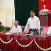 河内市人民委员会主席阮德钟在会上发表讲话。