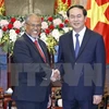 陈大光主席（右）与新加坡环境与水资源部长马善高